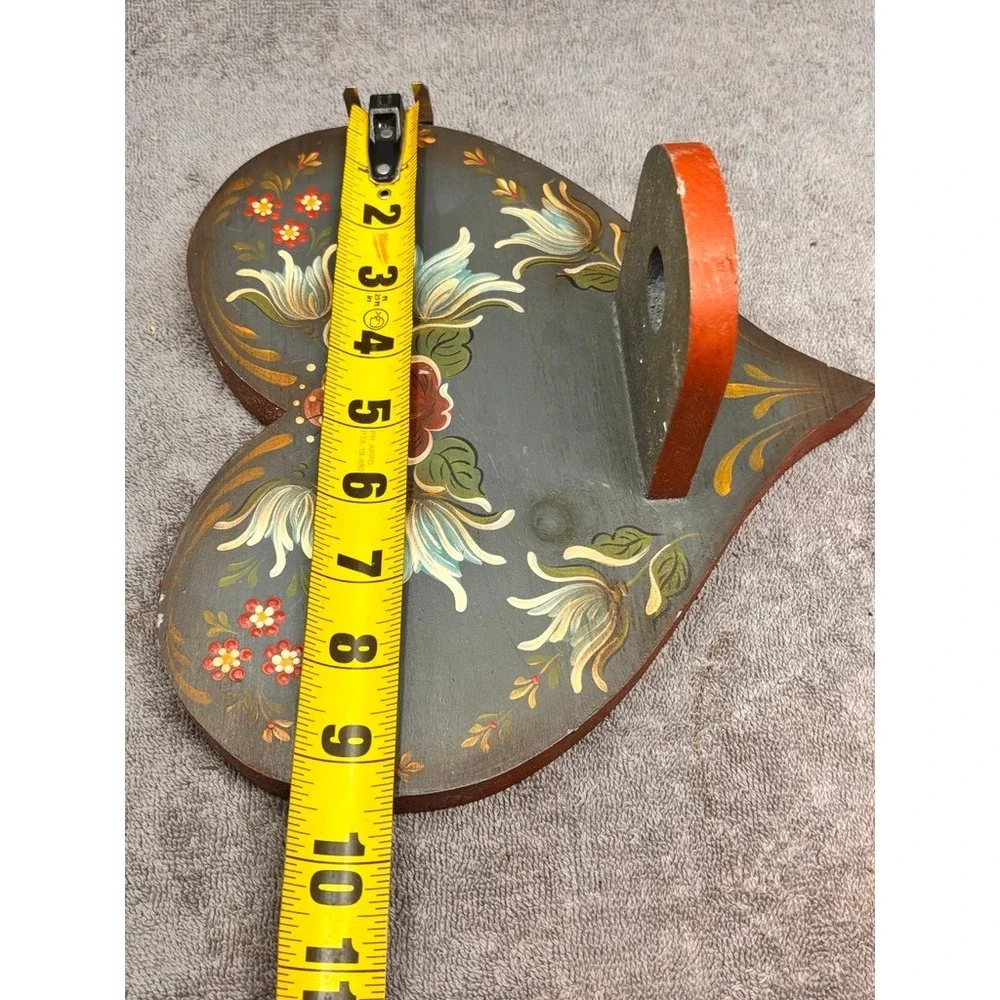 Unbranded item shows